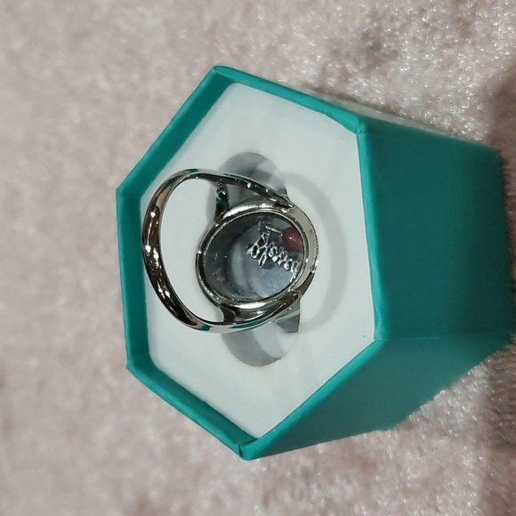 Origami Owl Ring 💍 - Picture 4 of 7